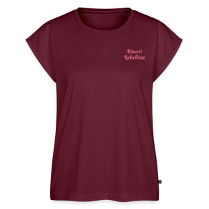 *Bisserl Rebellion* T-Shirt mit gerollten Ärmeln - Burgunderrot