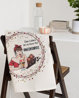 Knäckebrot Geschirrtuch von CALEO d.sign als stilvolle Küchendeko mit humorvollem Genuss Motiv und hochwertigem Stoff in modernem Wohnambiente